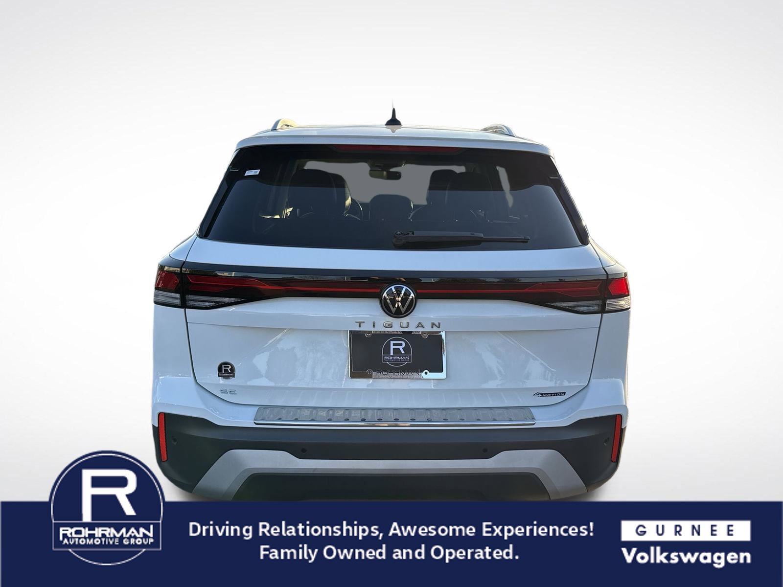 Used 2026 Volkswagen Tiguan SE AWD/4WD image 8