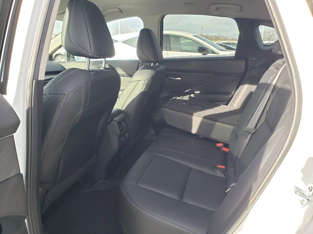 Certified 2025 Nissan Murano SV AWD/4WD image 17