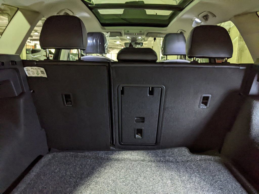 New 2025 Volkswagen Taos SE image 27