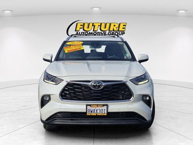 Certified 2021 Toyota Highlander Limited FWD image 2