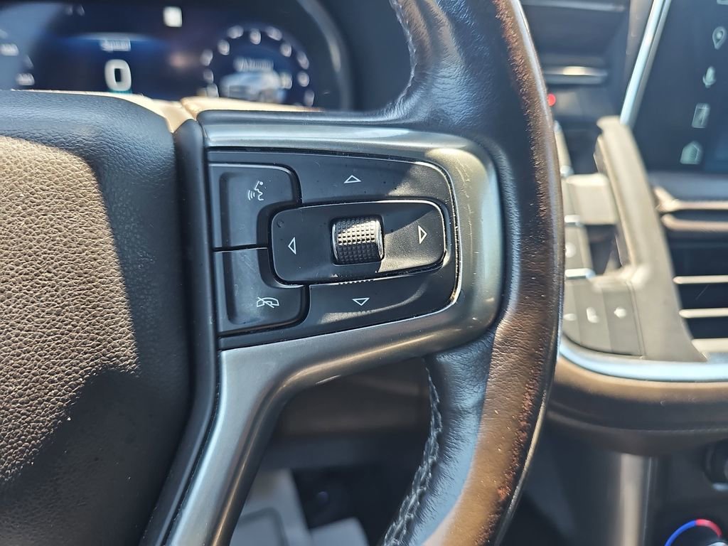Used 2023 Chevrolet Suburban LT w/ Luxury Package AWD/4WD image 18