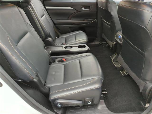 Certified 2017 Toyota Highlander XLE AWD/4WD image 21