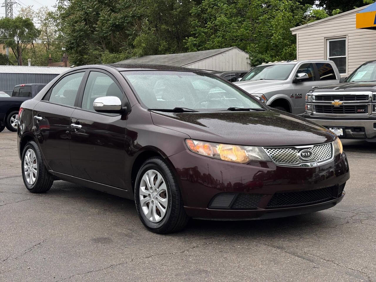 Used 2010 Kia Forte EX FWD image 2