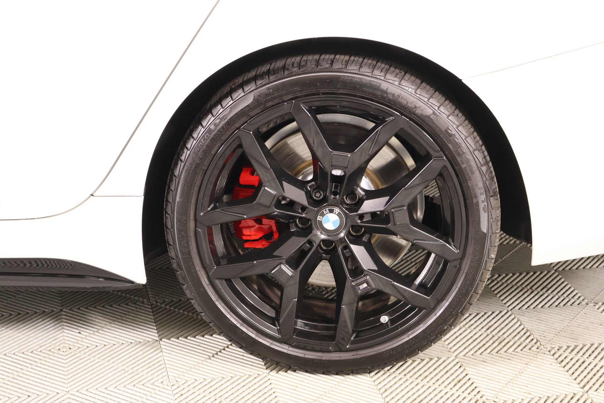 Used 2025 BMW 330i Sedan w/ M Sport Package image 20