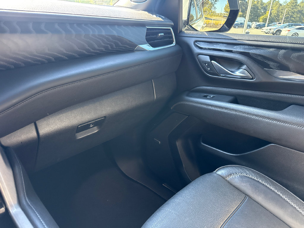 Used 2024 GMC Yukon XL Denali AWD/4WD image 34