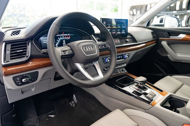 Used 2024 Audi Q5 2.0T Premium Plus w/ Premium Plus Package AWD/4WD image 25