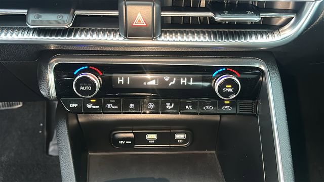 Used 2024 Kia K5 GT image 14