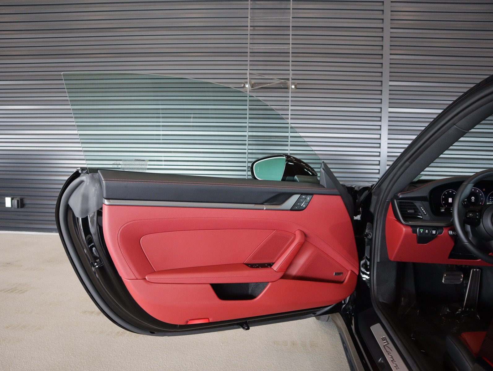 Certified 2025 Porsche 911 Carrera RWD image 28