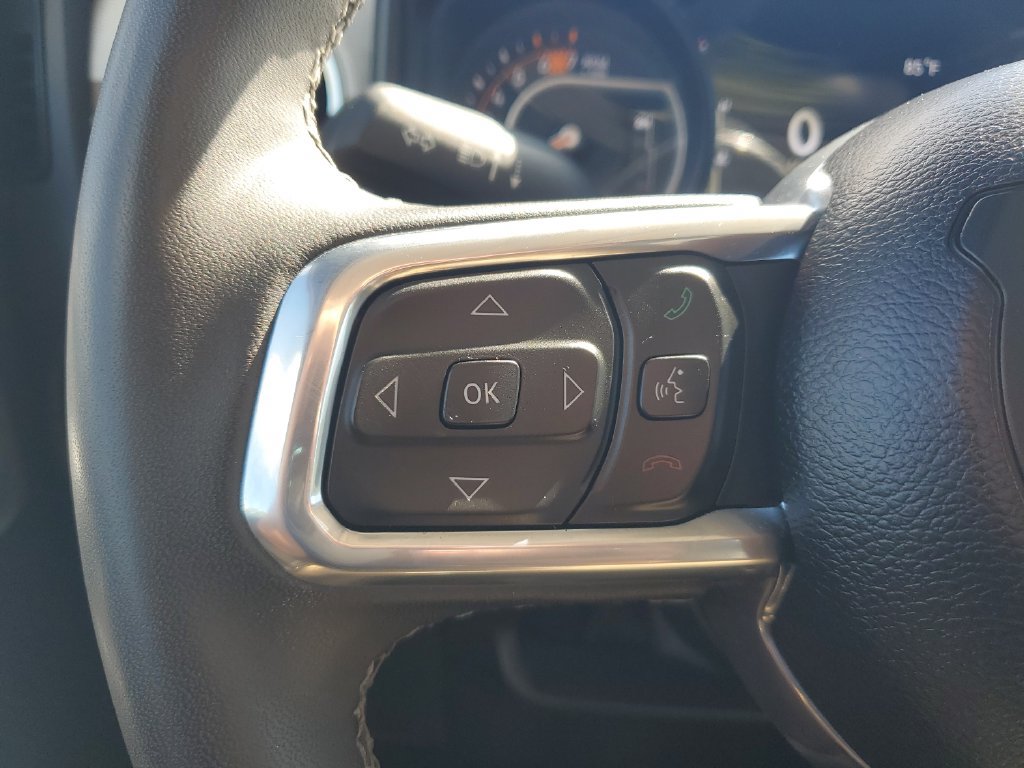 Used 2025 Jeep Wrangler Unlimited Sahara AWD/4WD image 21