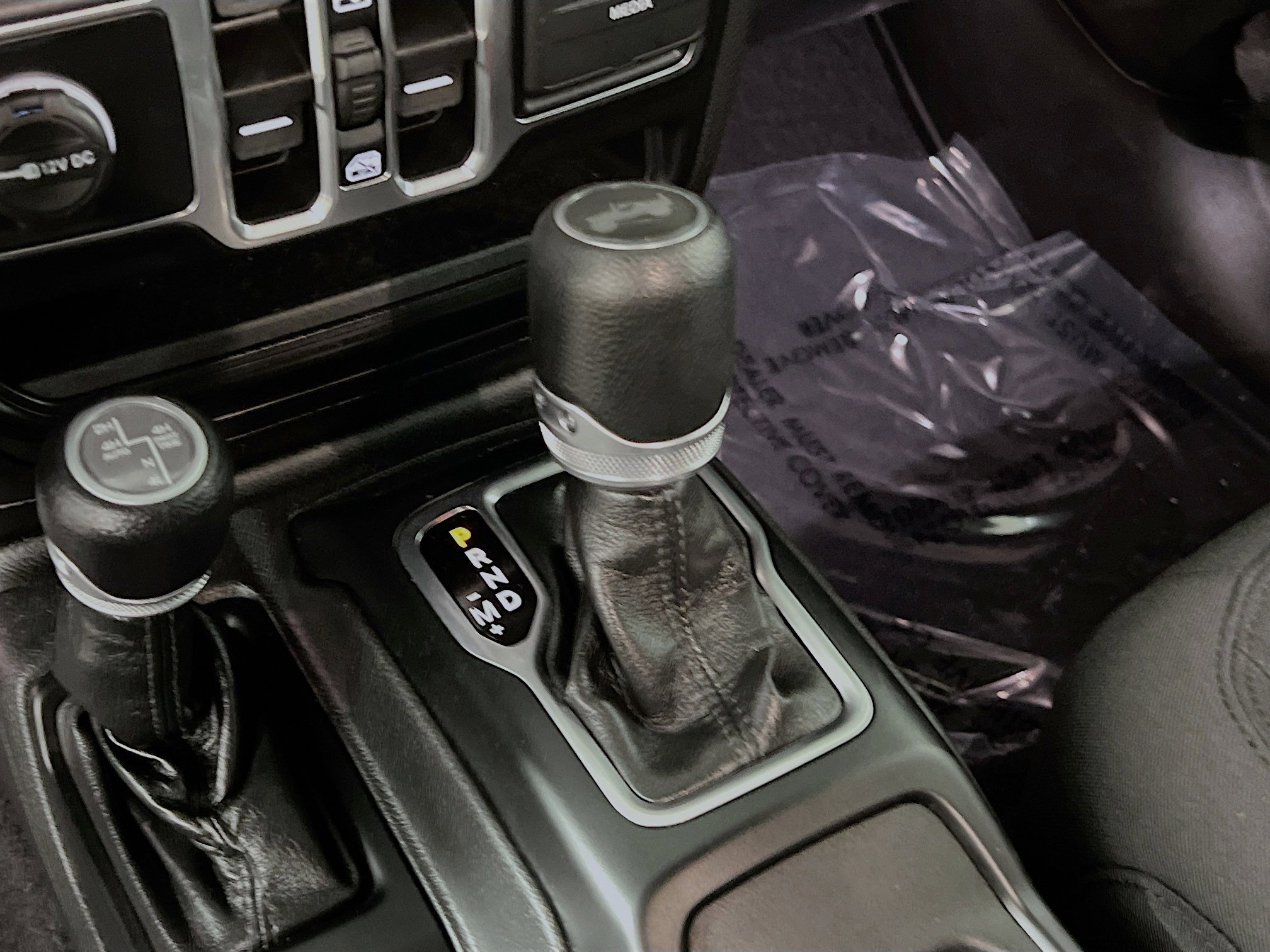 Used 2023 Jeep Wrangler Unlimited AWD/4WD image 23