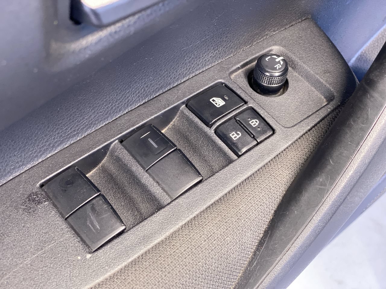 Used 2022 Toyota Corolla LE FWD image 18