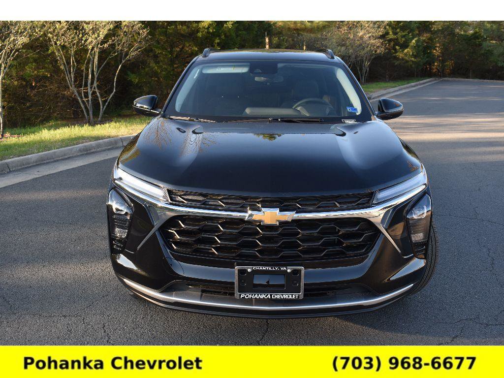 New 2026 Chevrolet Trax LT w/ Driver Confidence Package FWD image 2