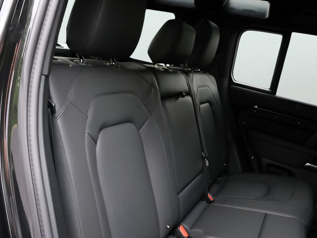 New 2026 Land Rover Defender 110 X-Dynamic SE AWD/4WD image 10
