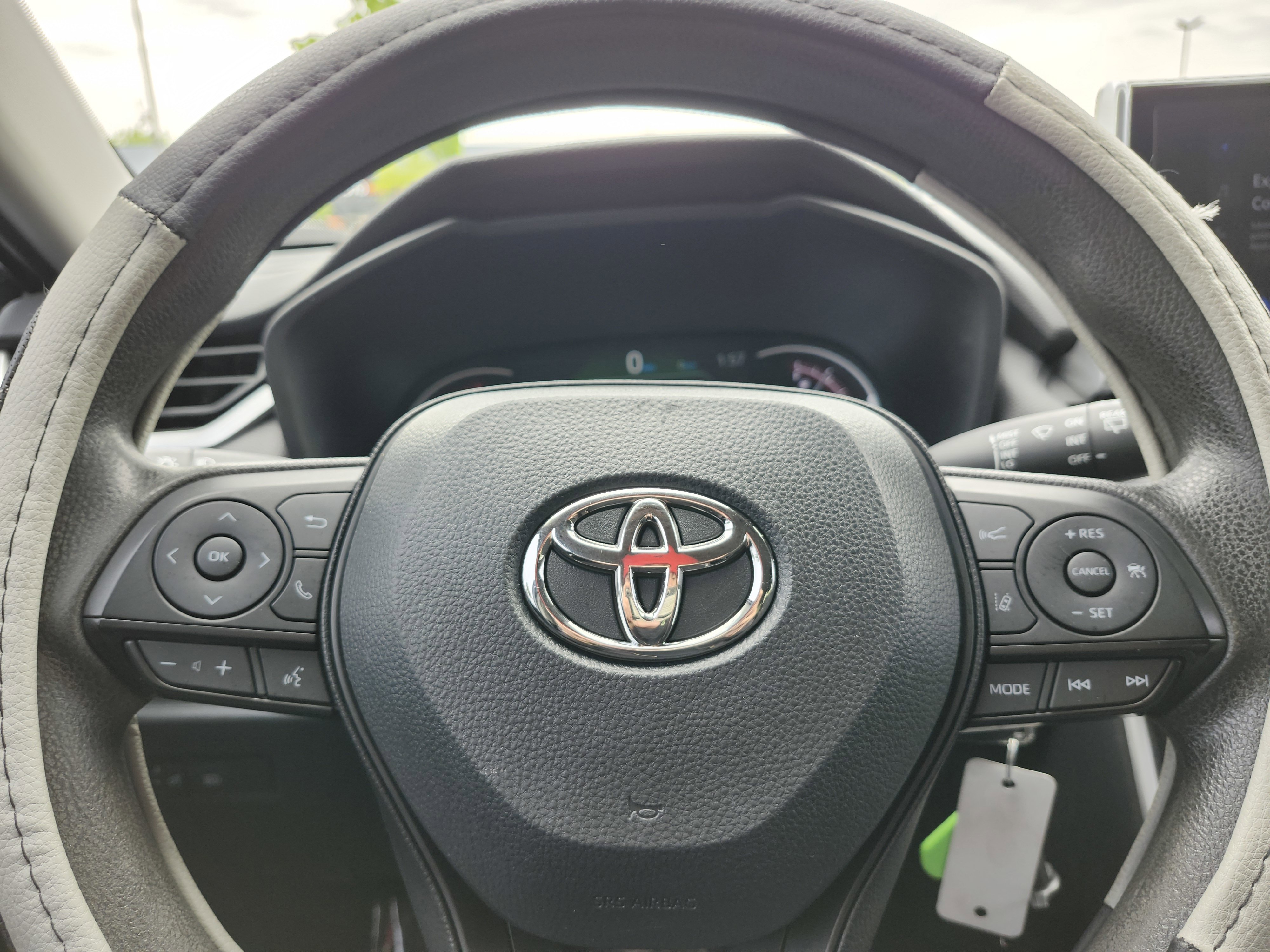 Used 2023 Toyota RAV4 LE FWD image 26