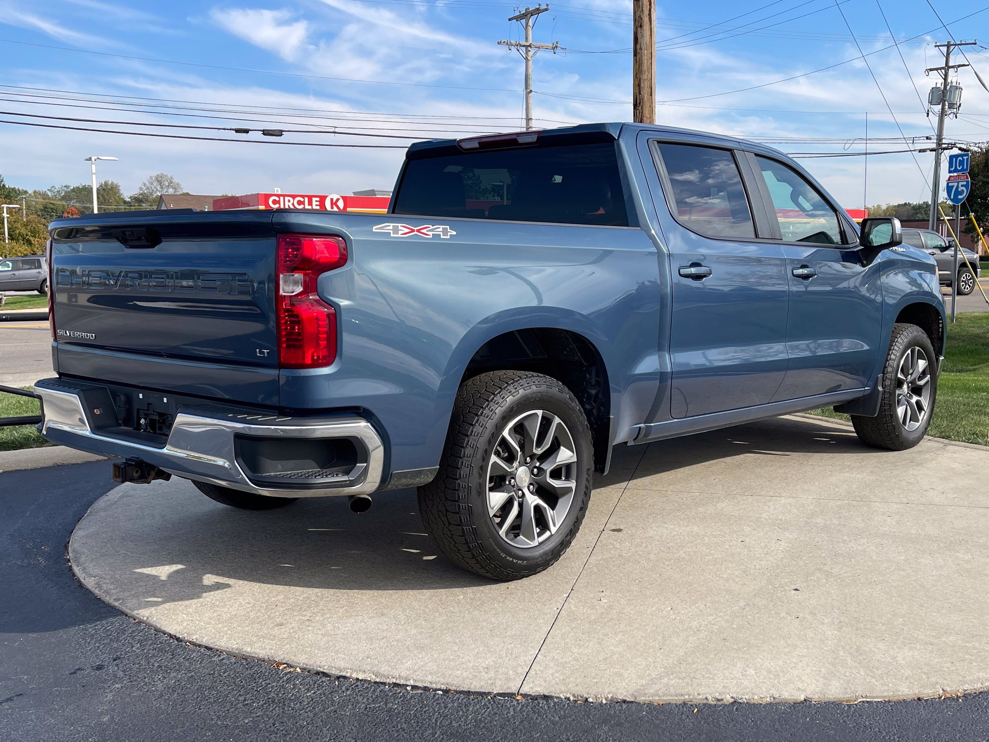 Used 2024 Chevrolet Silverado 1500 LT AWD/4WD image 7