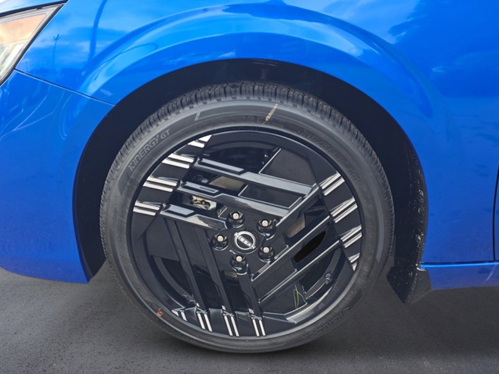 New 2026 Nissan Sentra SR FWD image 9