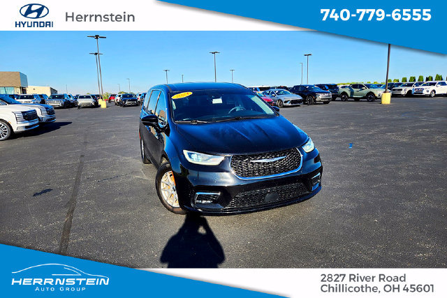 Used 2024 Chrysler Pacifica Touring-L