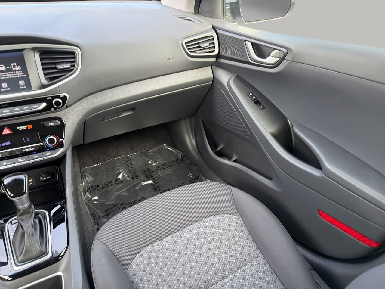 Used 2018 Hyundai Ioniq Blue FWD image 15