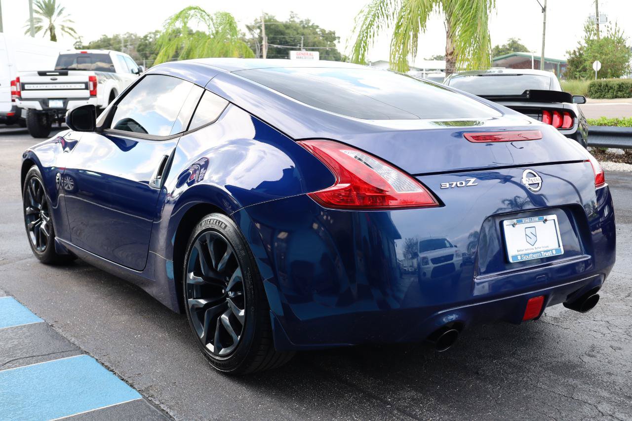 Used 2016 Nissan 370Z Coupe RWD image 3