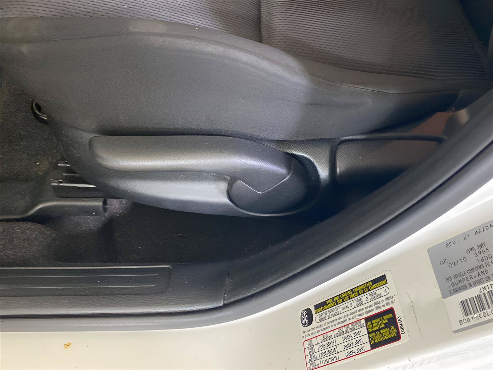 Used 2011 MAZDA MAZDA3 i Touring FWD image 14