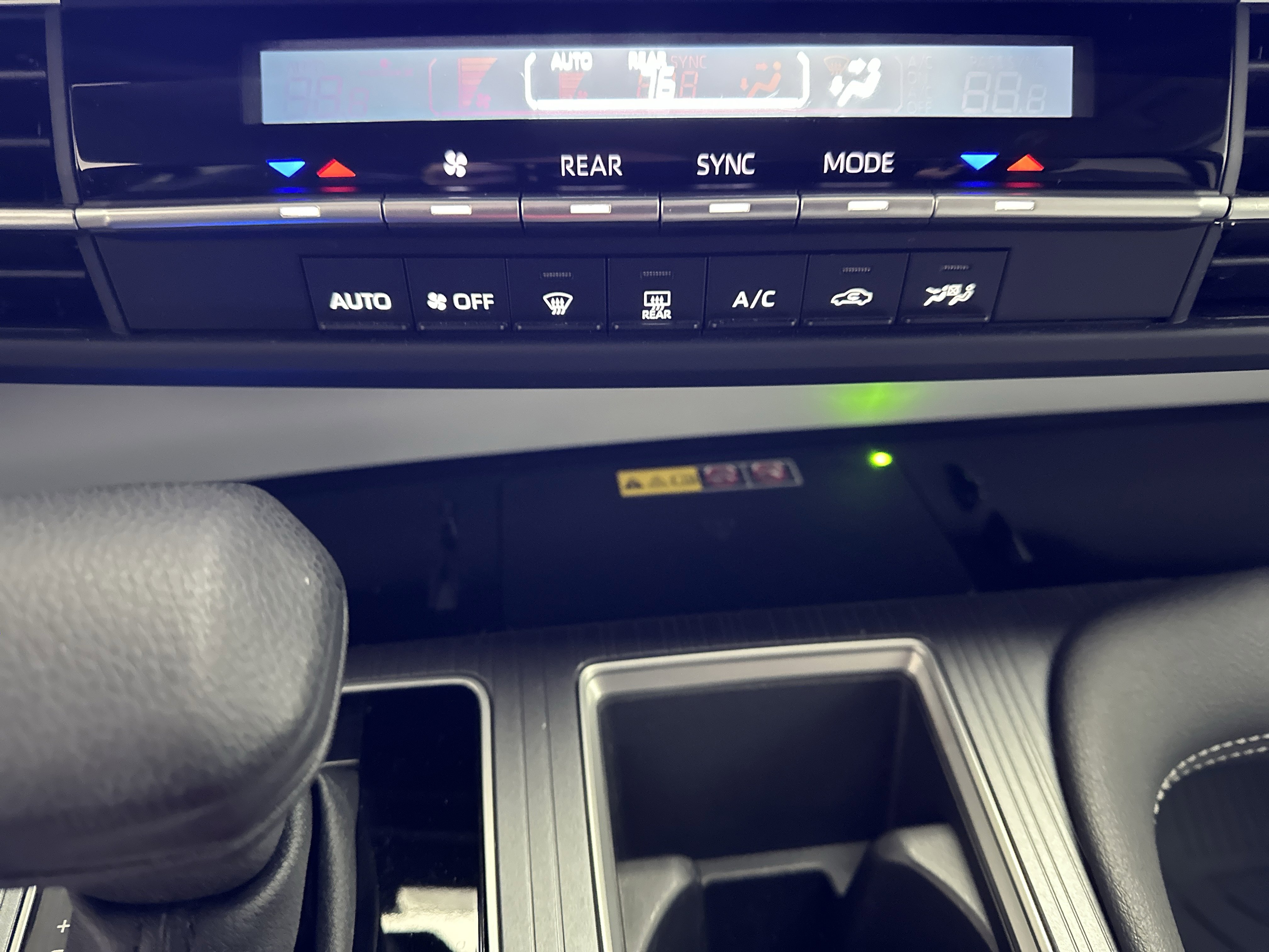 Used 2025 Toyota Sienna LE image 33