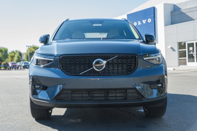New 2026 Volvo XC40 B5 Ultra w/ Protection Package Premier AWD/4WD image 2