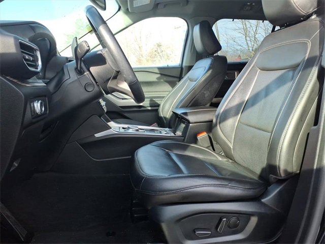 Used 2022 Ford Explorer Limited w/ Limited Technology Package image 8