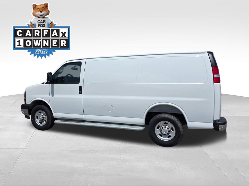 Used 2025 Chevrolet Express 2500 w/ Driver Convenience Package RWD image 4