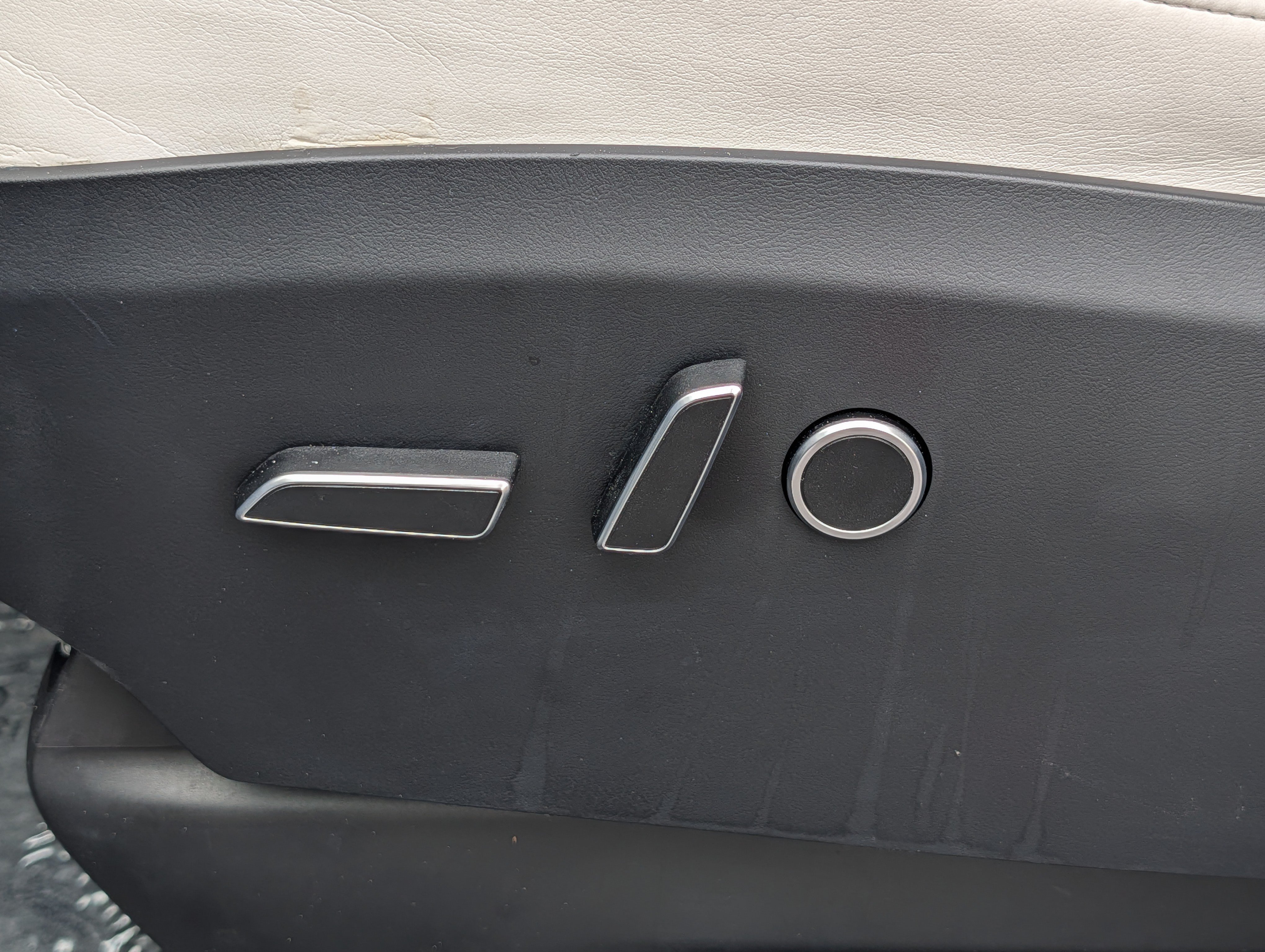 Used 2023 Tesla Model X AWD/4WD image 20