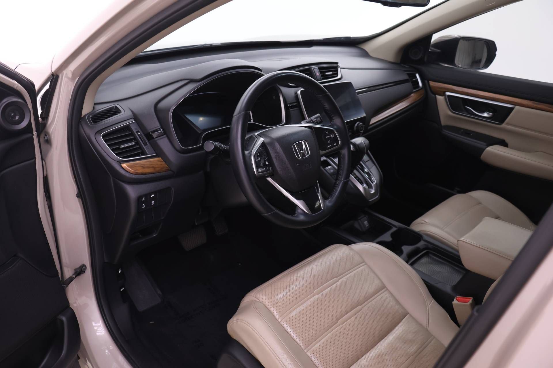 Used 2017 Honda CR-V Touring image 3