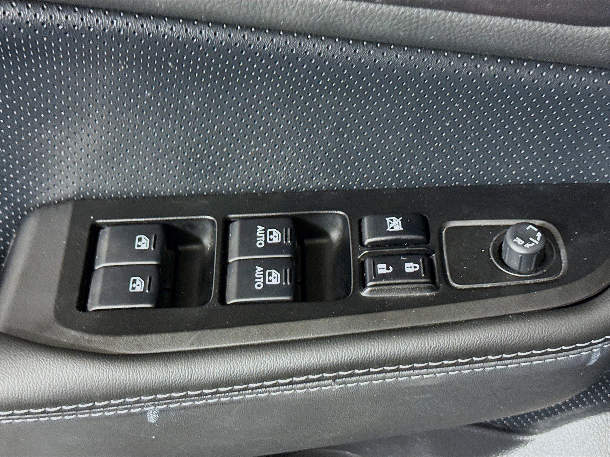 Used 2016 Subaru Outback 3.6R Limited image 24