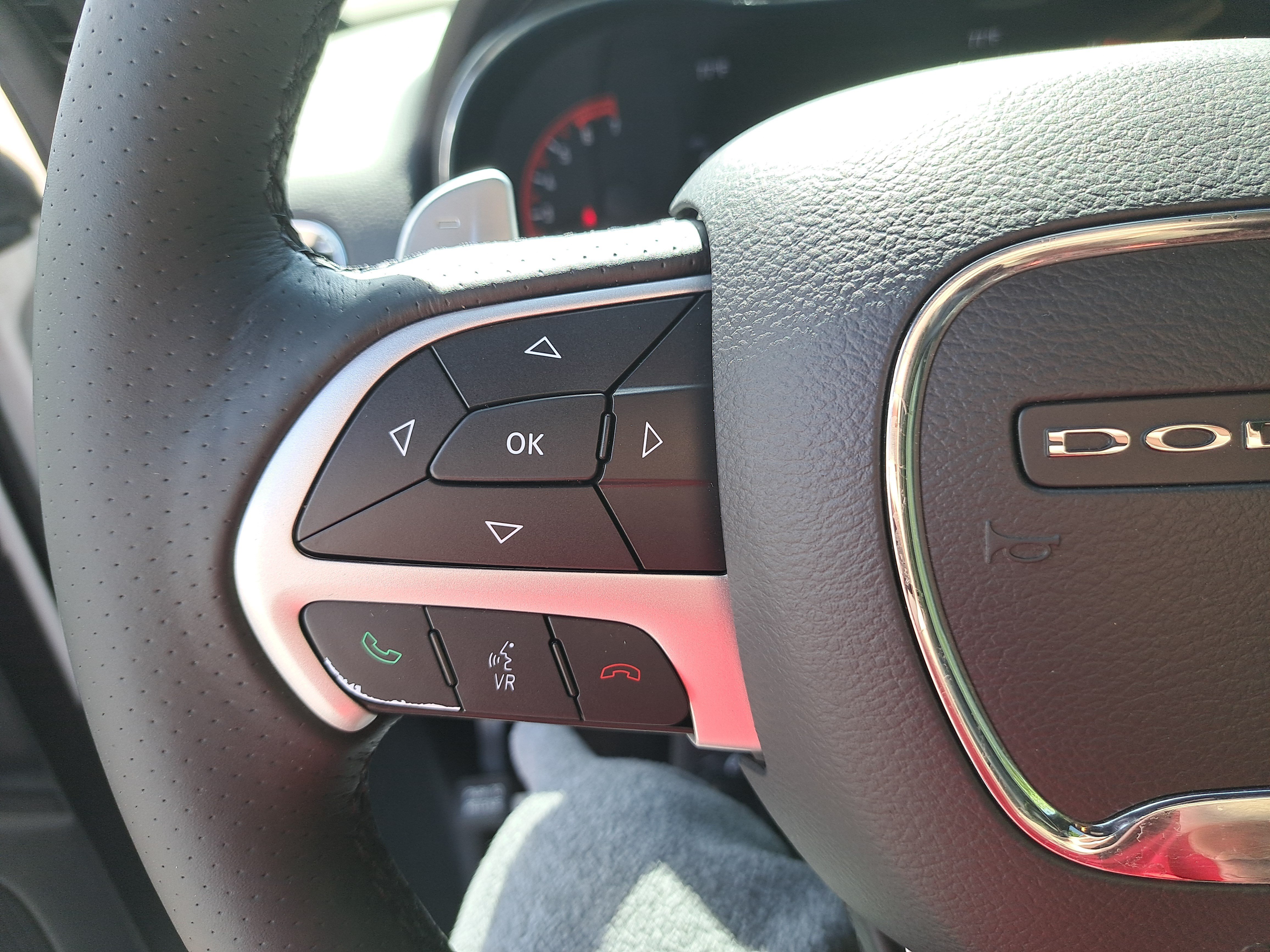 Used 2017 Dodge Durango R/T w/ Technology Group AWD/4WD image 19