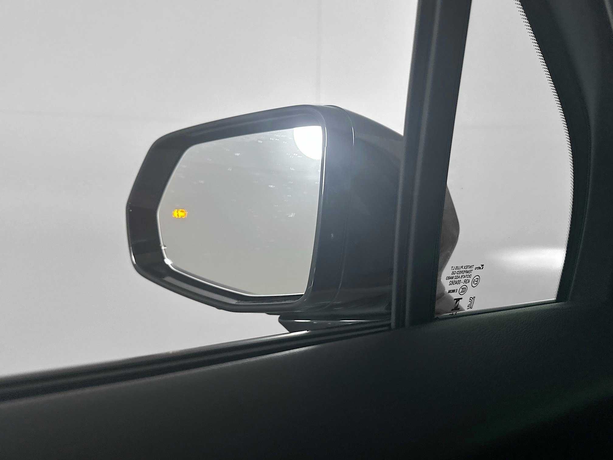 Used 2025 Honda Prologue EX image 16
