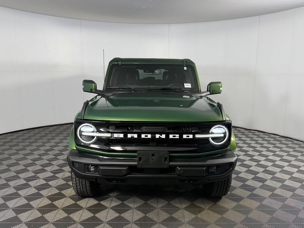 Used 2025 Ford Bronco Outer Banks AWD/4WD image 2