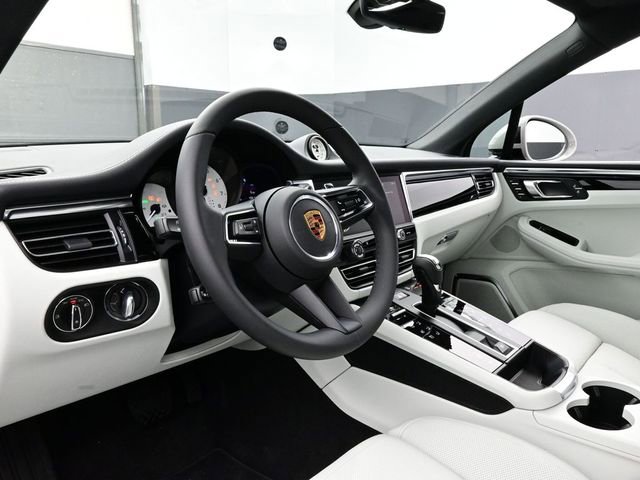New 2026 Porsche Macan GTS AWD/4WD image 4