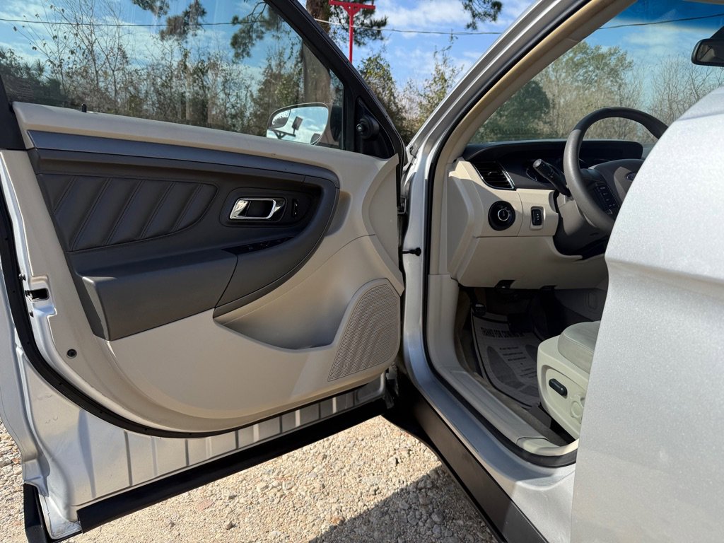 Used 2012 Ford Taurus SE image 9