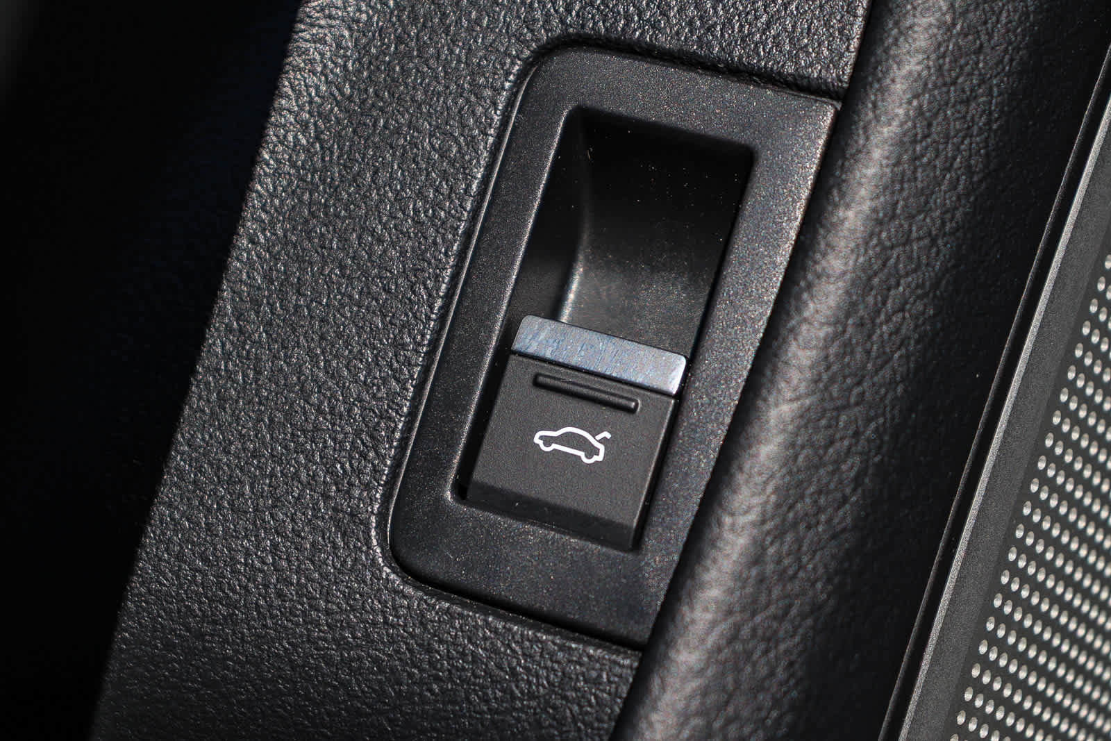 Used 2025 Audi RS 6 performance w/ Matte Carbon Package image 32