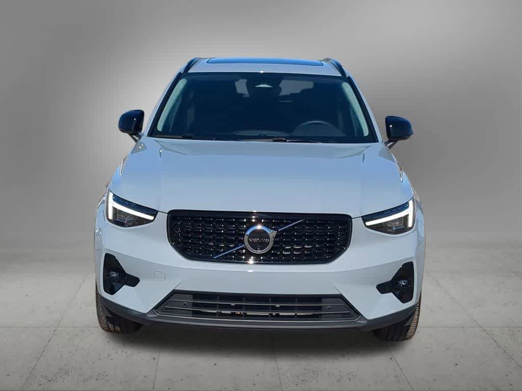 Used 2026 Volvo XC40 B5 Plus w/ Protection Package Premier AWD/4WD image 9