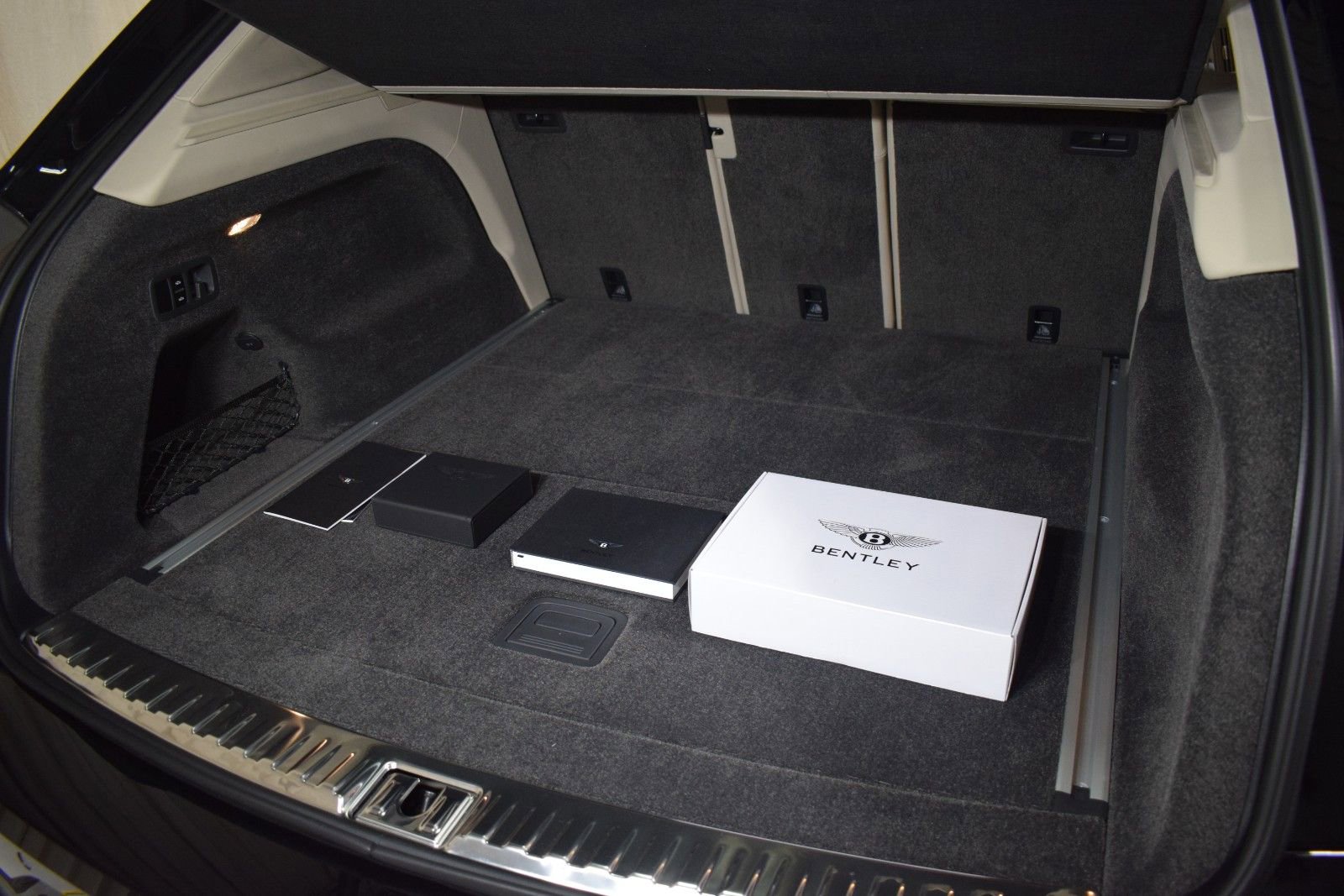 New 2025 Bentley Bentayga AWD/4WD image 42
