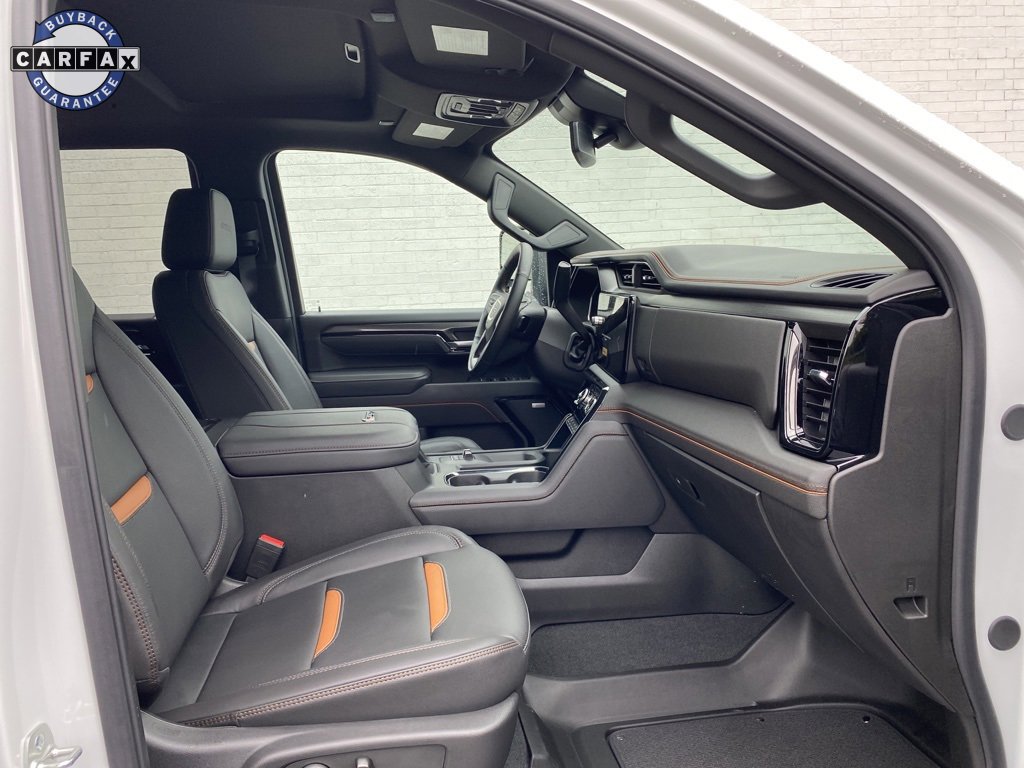 Used 2025 GMC Sierra 2500 AT4 image 14