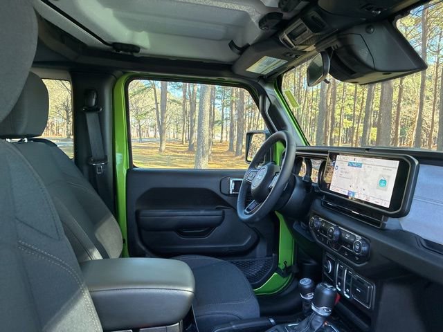 Used 2025 Jeep Wrangler Sport image 22
