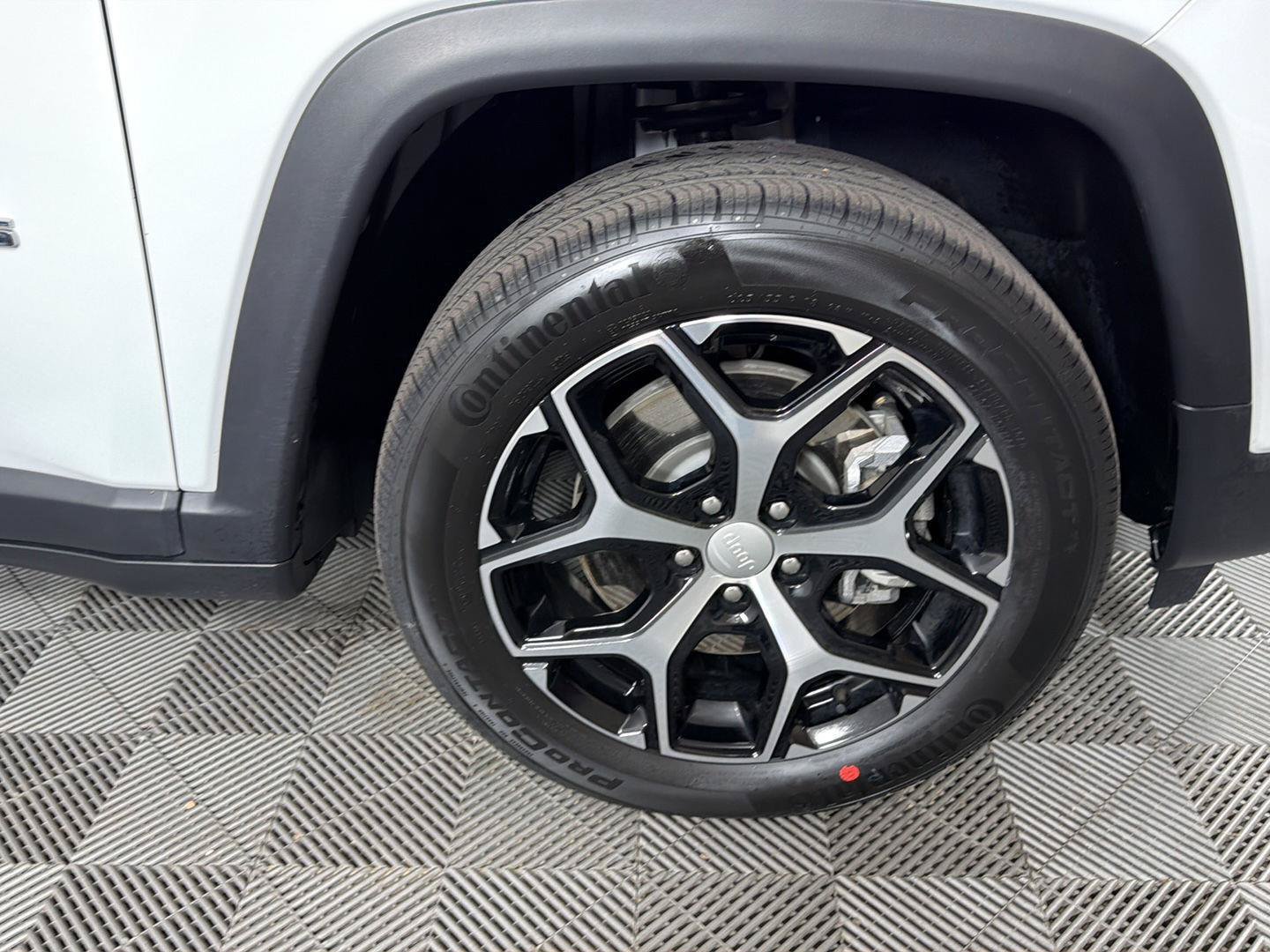 Used 2024 Jeep Compass Limited AWD/4WD image 13