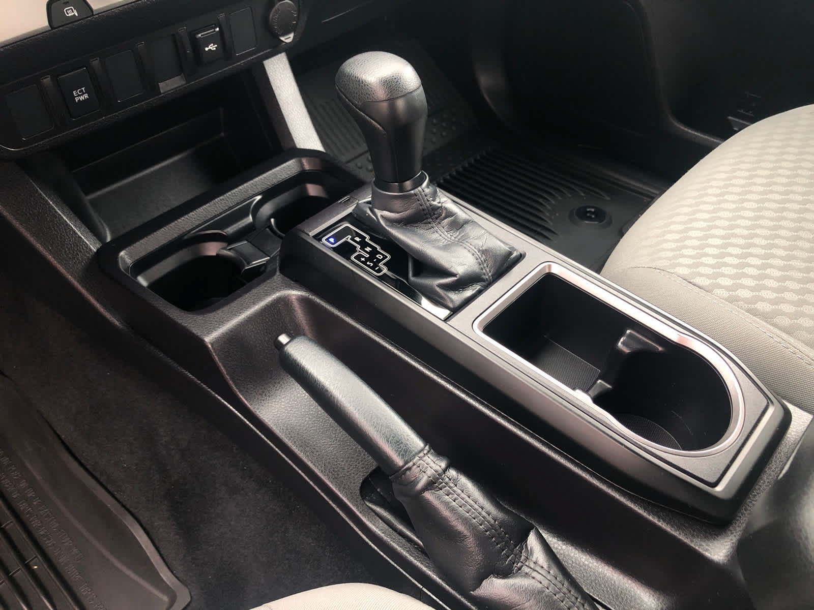 Used 2022 Toyota Tacoma SR RWD image 14