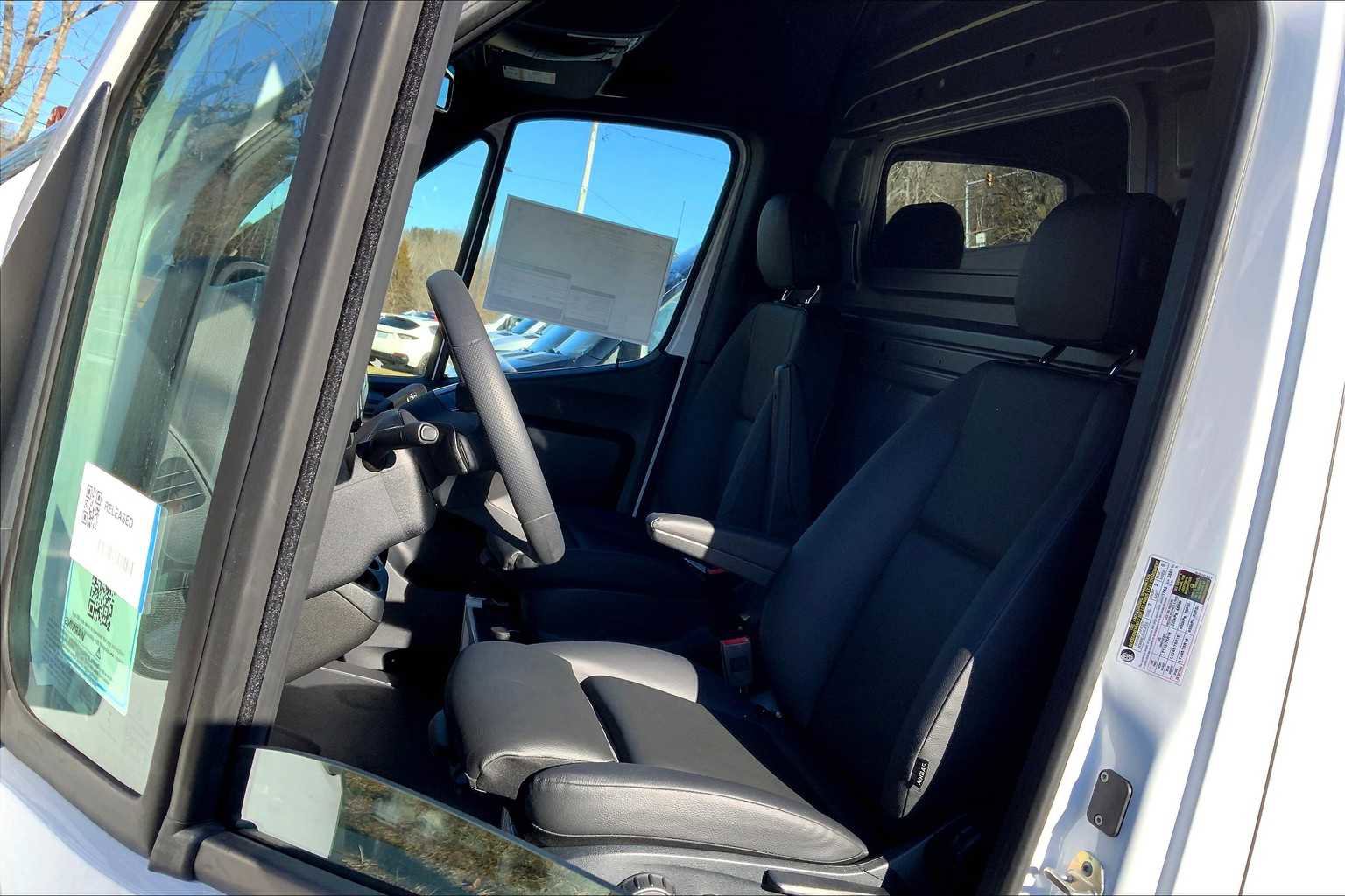 New 2025 Mercedes-Benz Sprinter 2500 image 14