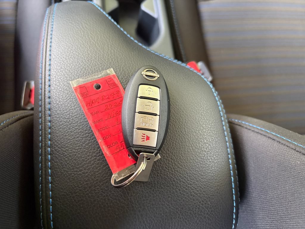 Used 2025 Nissan Leaf S FWD image 22