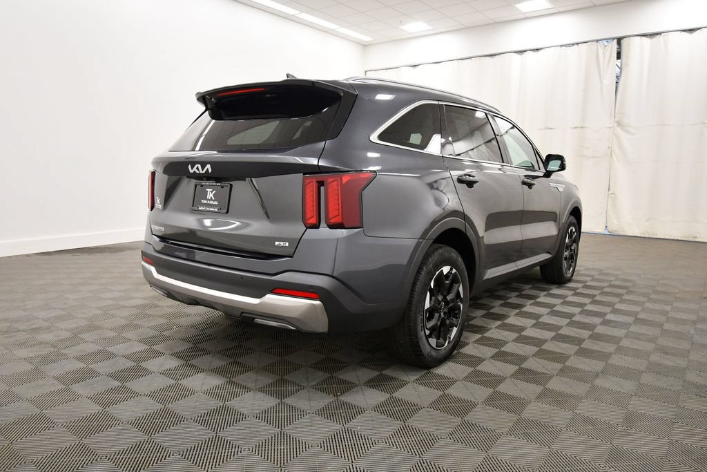Certified 2024 Kia Sorento S AWD/4WD image 8