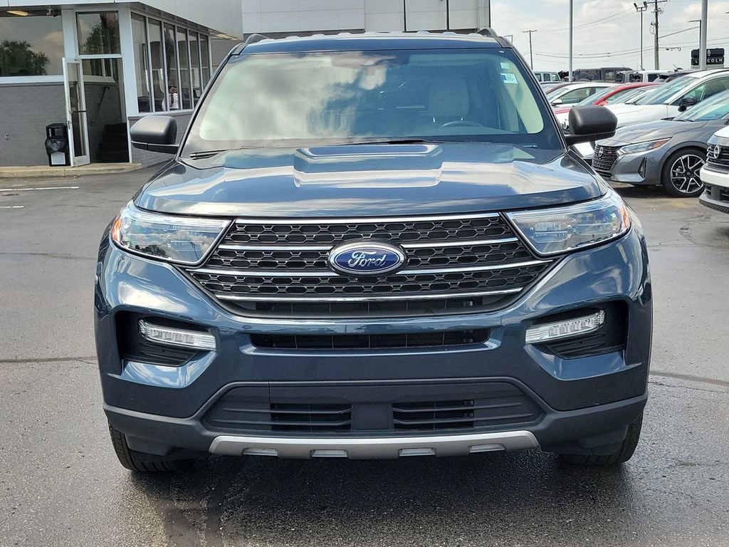 Certified 2023 Ford Explorer XLT w/ Equipment Group 202A AWD/4WD image 2