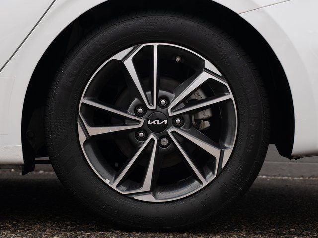 Used 2023 Kia Forte LXS image 13