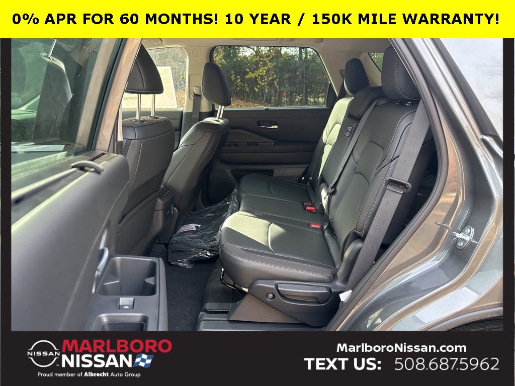 New 2025 Nissan Pathfinder SL image 24