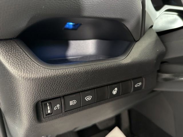 Used 2025 Toyota RAV4 XSE w/ Weather Package AWD/4WD image 23